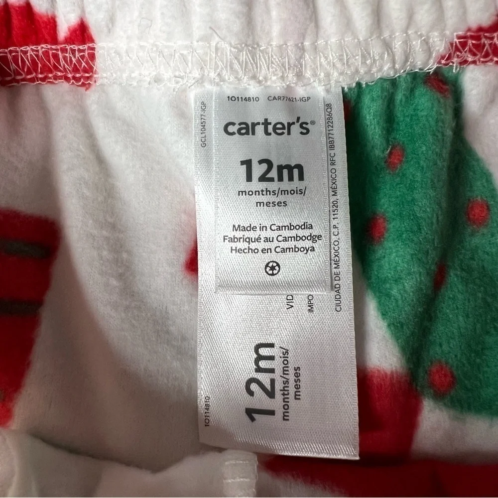 NWT Carter’s size 12 months two piece holiday pajama set